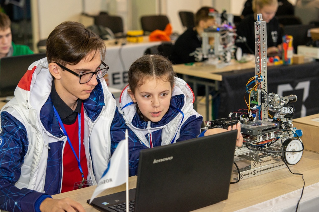 В Тверской области дети развивают инженерные навыки в смене Росатома 