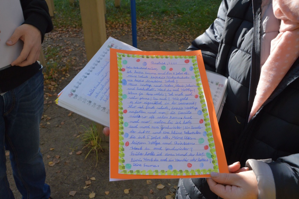 Дети из Твери получили письма и подарки от немецких школьников
