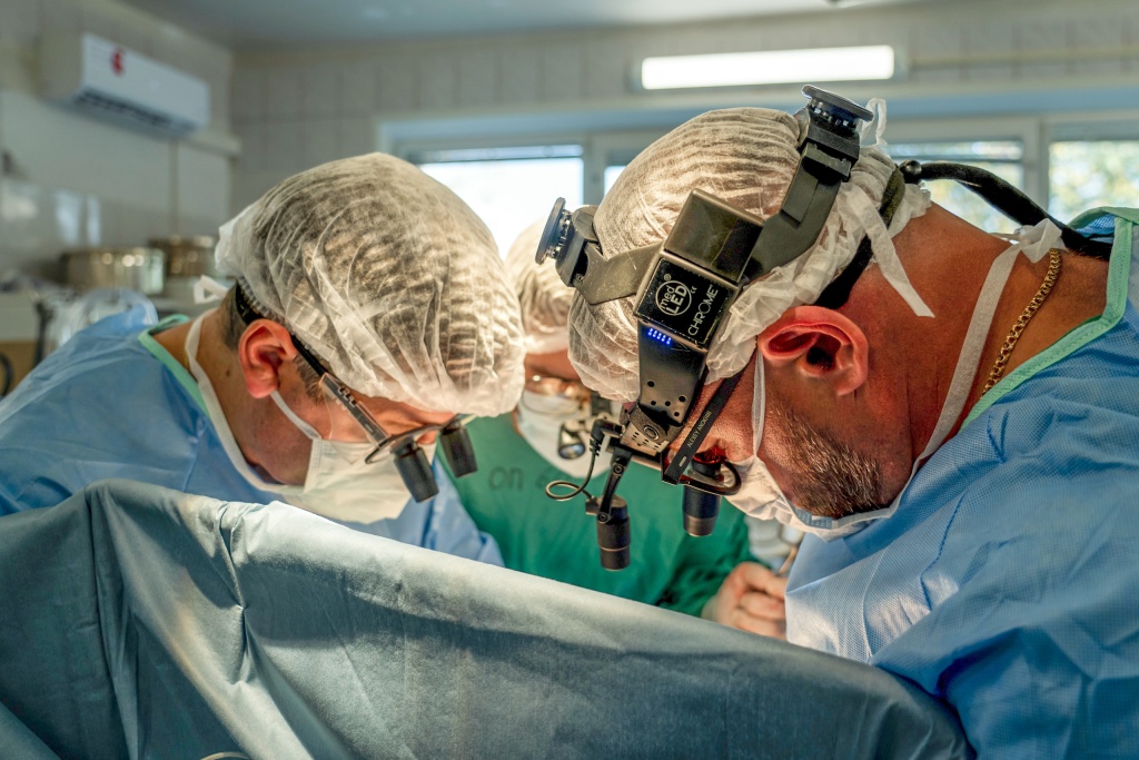 В Твери в ОКБ прооперировали пациентку с дефектом межпредсердной перегородки