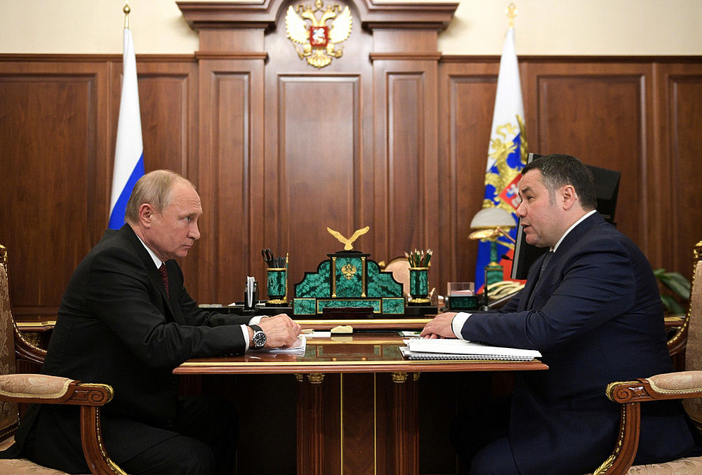 Президент России Владимир Путин и губернатор Тверской области Игорь Руденя