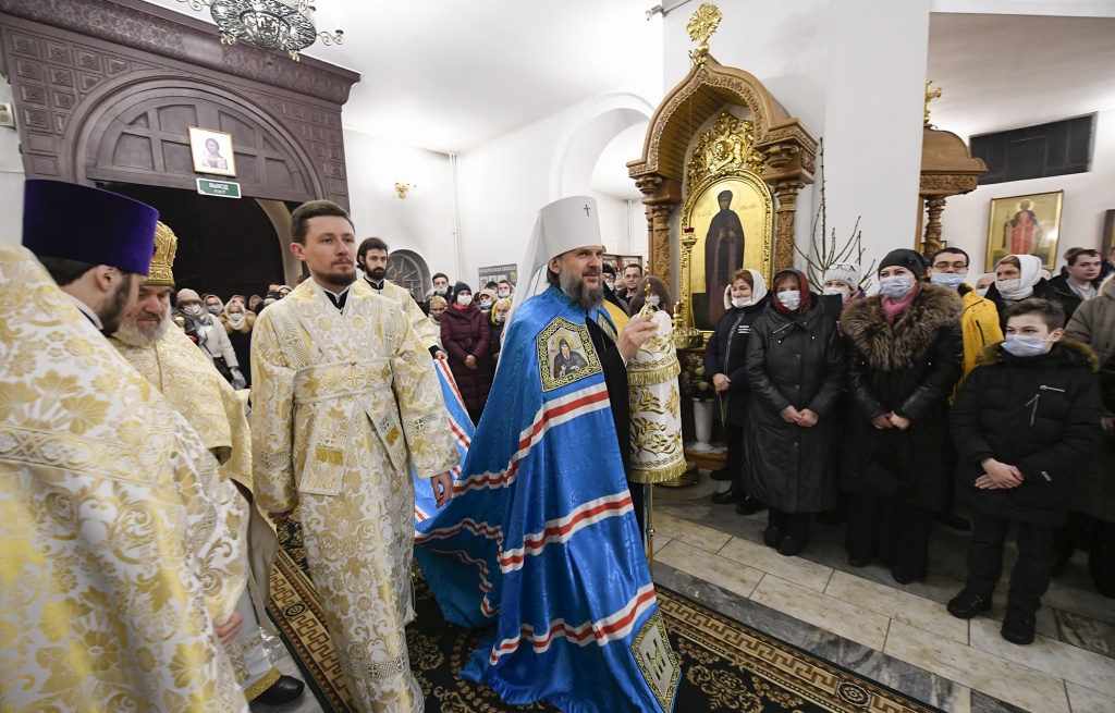 В Твери Игорь Руденя встретил Рождество Христово в Воскресенском соборе