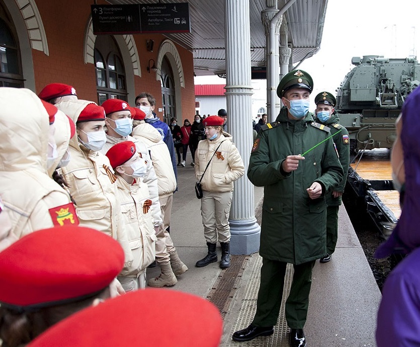 В Твери побывал спецпоезд Минобороны РФ с танком и выставкой