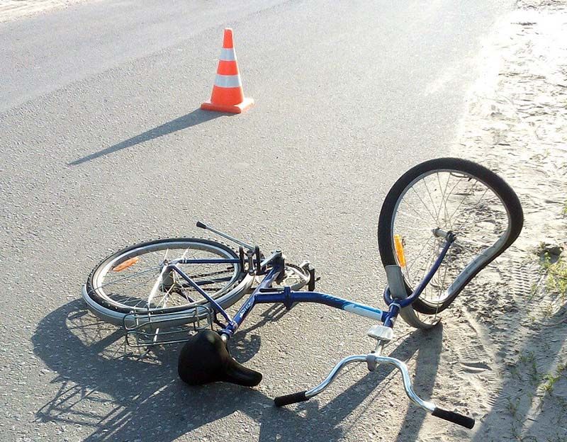 В Тверской области мотоцикл сбил 10-летнюю велосипедистку