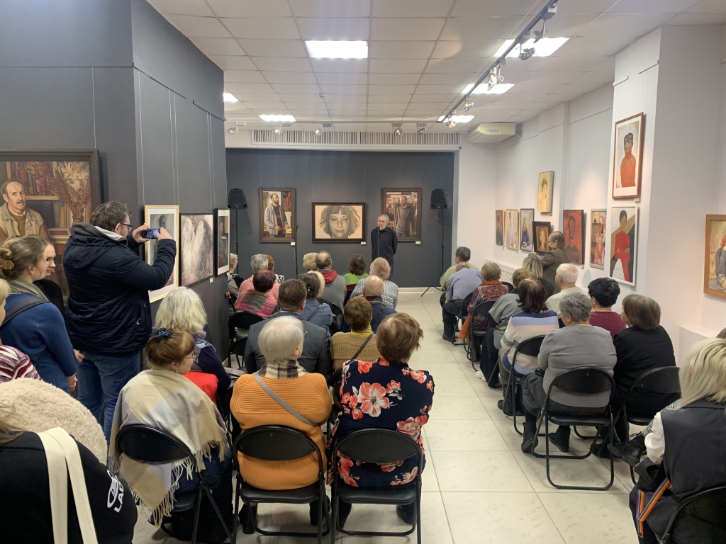 В Твери открылась масштабная выставка работ с лаконичным названием «Портрет»