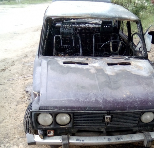 В Тверской области украденный из гаража автомобиль попал в ДТП и сгорел