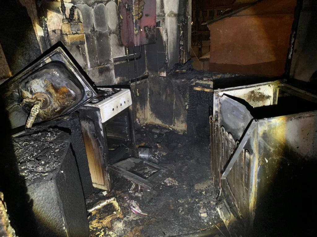 Во Ржеве ночной пожар в квартире привёл к мощному хлопку газа. Погиб 67-летний мужчина