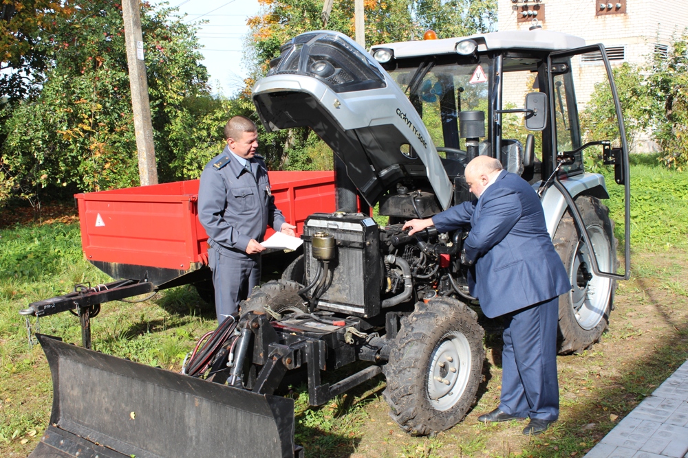 В Тверской области для школы юного тракториста Сиговской СОШ купили трактор