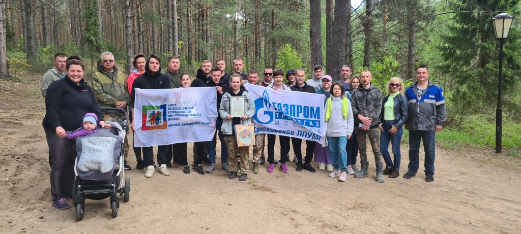 В Тверской области десятки добровольцев освободили от мусора 5 км береговой линии Селигера