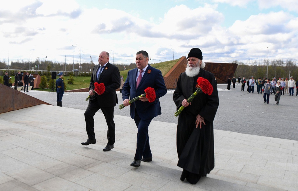 Игорь Руденя участвует в торжествах в честь 77-летия Великой Победы в Ржеве