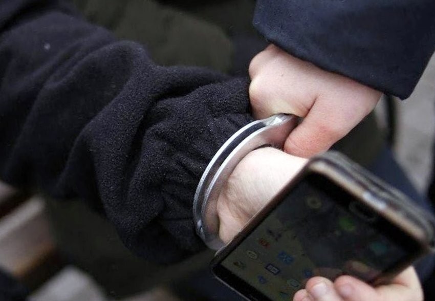 В Тверской области подростков будут судить за кражу телефона