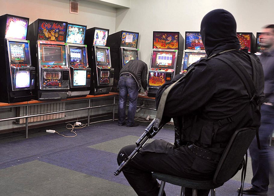 Незаконные игровые автоматы играть на деньги онлайн с выводом денег казино