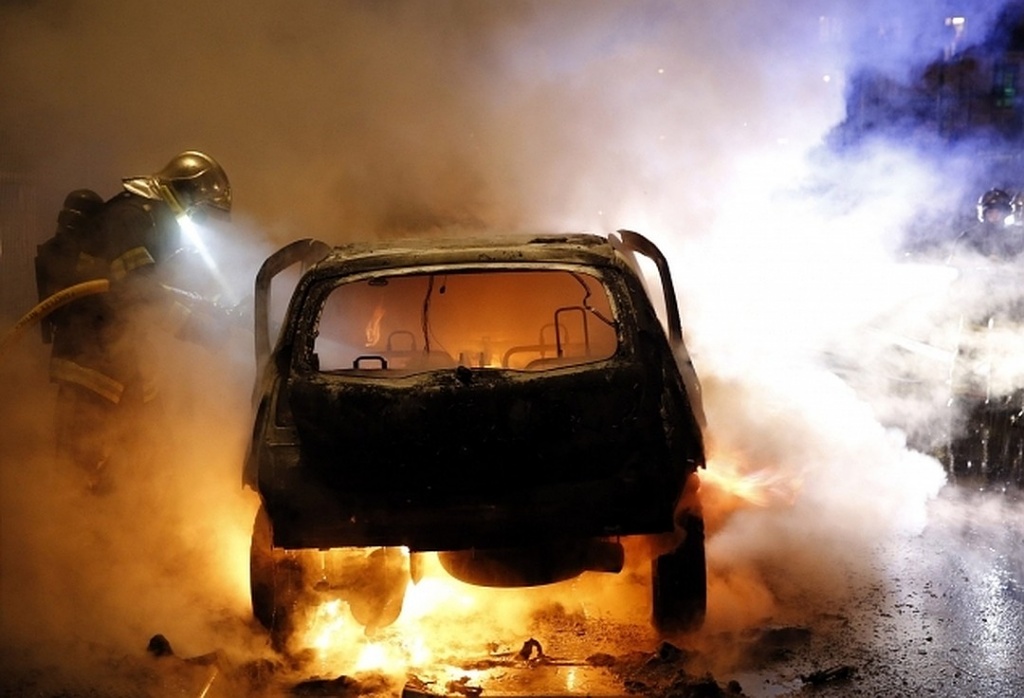 В Тверской области парень поджег автомобиль из-за ненависти