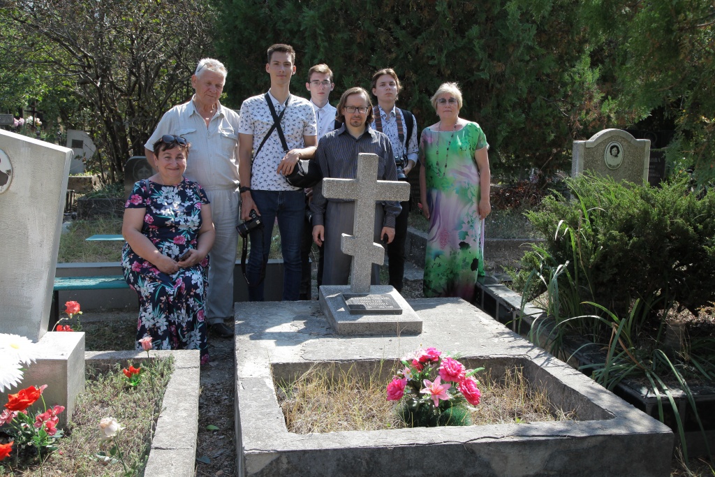 Тверская молодёжь исполнила мемориальную миссию в Крыму