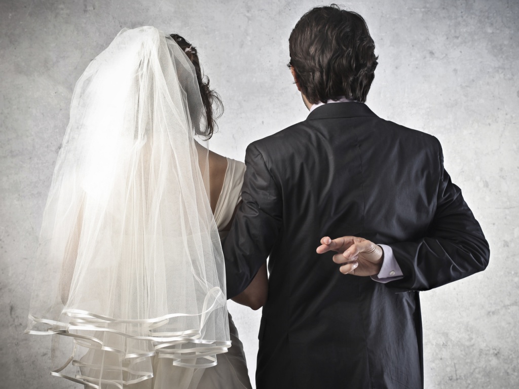 Тверское УМВД поделилось данными о высылке иностранцев-брачных аферистов
