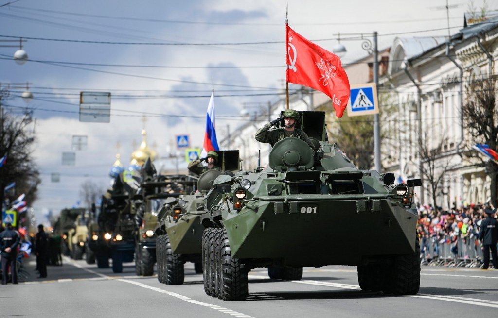 В Твери состоялся парад, посвященный 77-летию Великой Победы