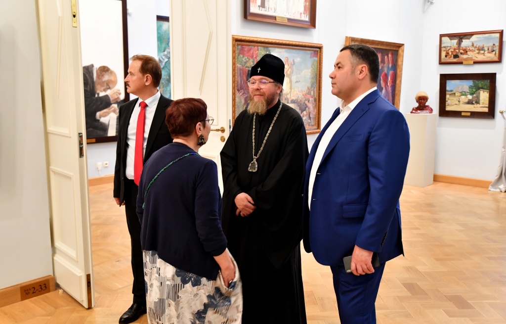 В Твери митрополит Тихон посетил Путевой дворец
