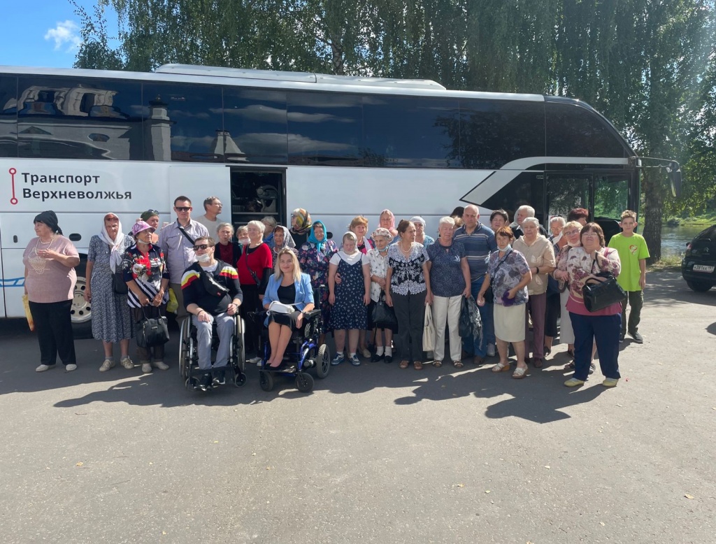 В Тверской области ветеранам и инвалидам выделили автобус для поездки к Ржевскому мемориалу