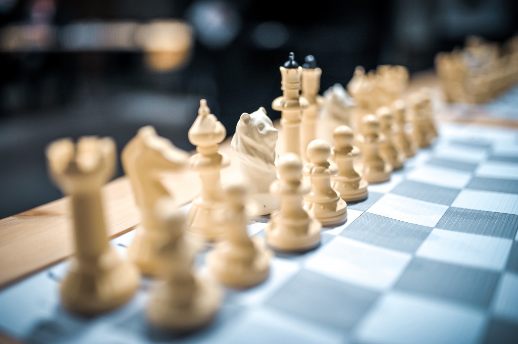 Тверитяне больше трех часов сражались в медвежьи шахматы в «Рельсах»