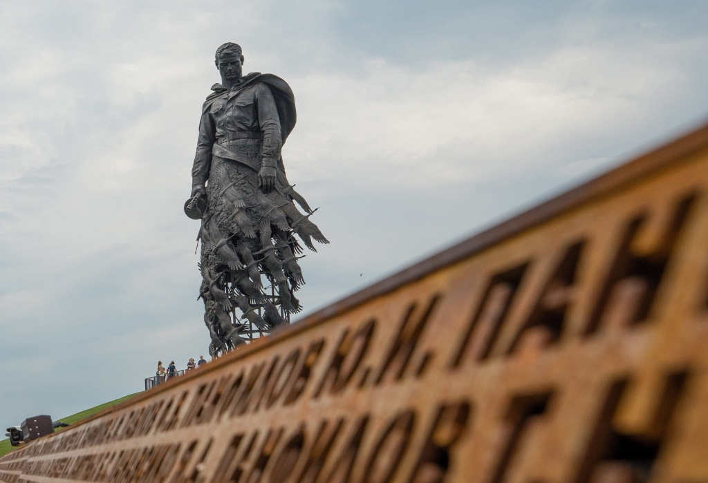 В Тверской области над Ржевским мемориалом будет парить тысяча дронов