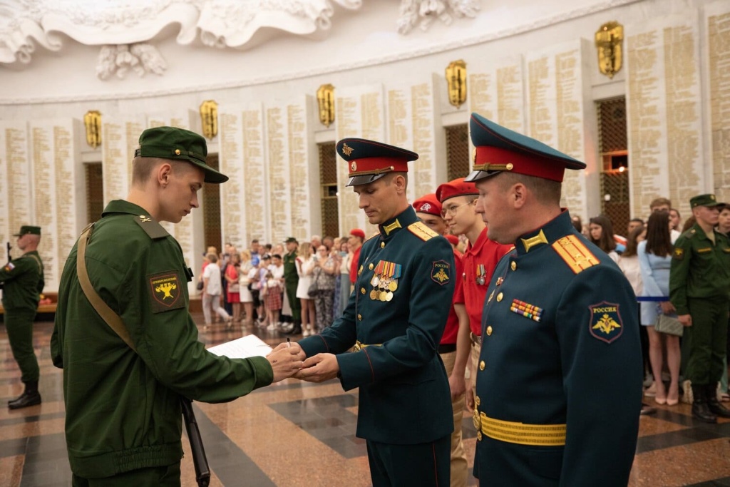 Тверские новобранцы Преображенского полка приняли присягу в Музее Победы 
