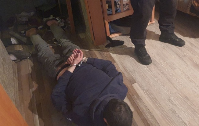 В Твери полиция взяла штурмом притон в Московском районе