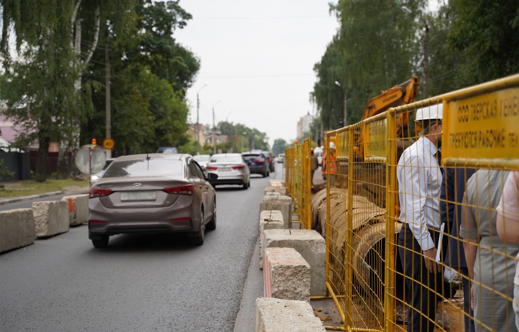 В Твери Игорь Руденя проверил, как ремонтируются магистрали на выезде из города