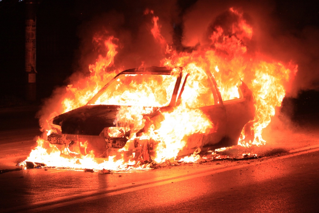 В Тверской области вандал сжёг автомобиль из-за личной неприязни