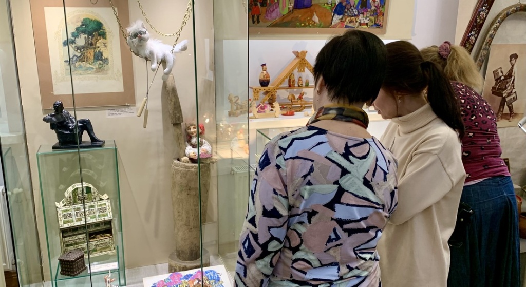На тверской выставке можно увидеть ступу бабы Яги и примерить богатырскую кольчугу