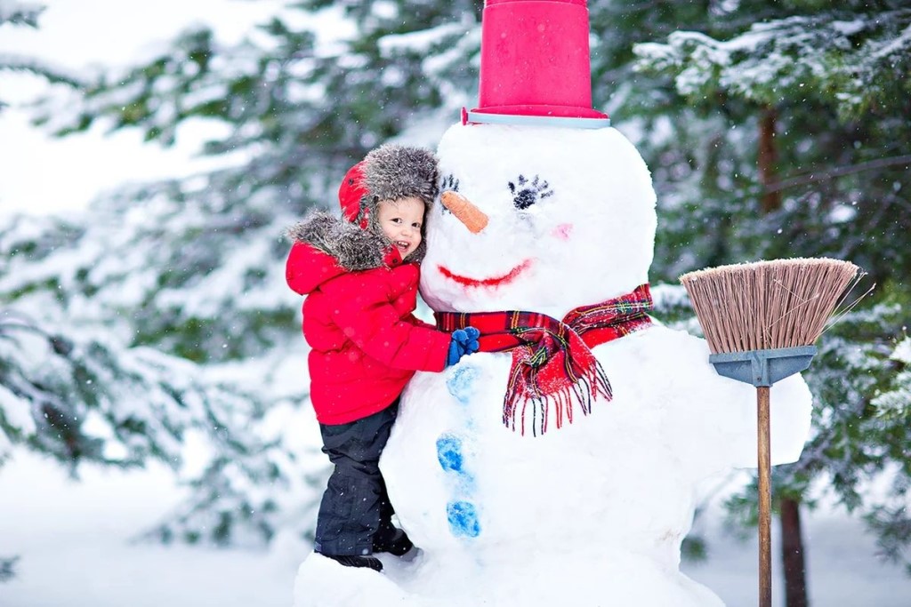 В Тверской области семьи с детьми приглашаются на фотофлешмоб «Наш семейный снеговик»