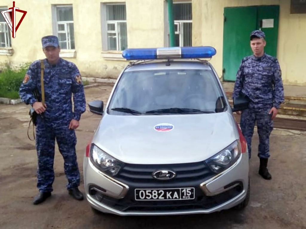 В Тверской области ревнивец порезал шины на автомобиле соперника