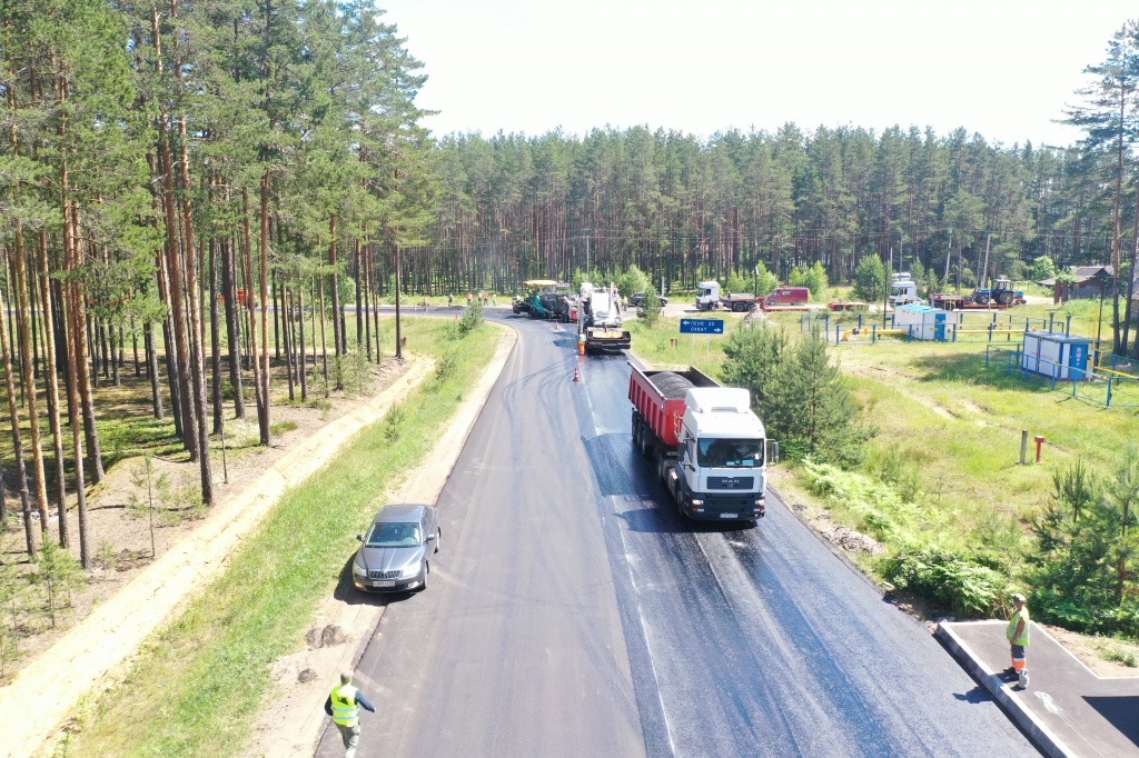 В Тверской области ремонтируют дорогу на Селигер