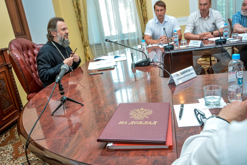В Тверской епархии обсудили, какие ценности помогут воспитать молодежь