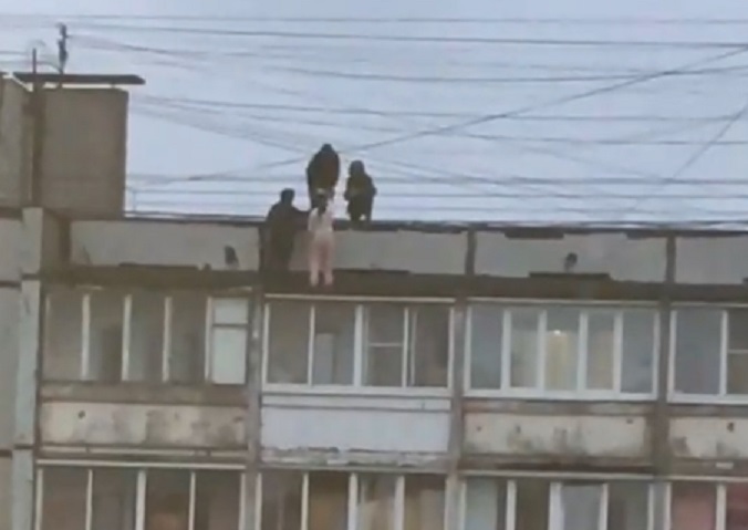 В Твери из-за подростков, прыгнувших с крыши наказали директора УК