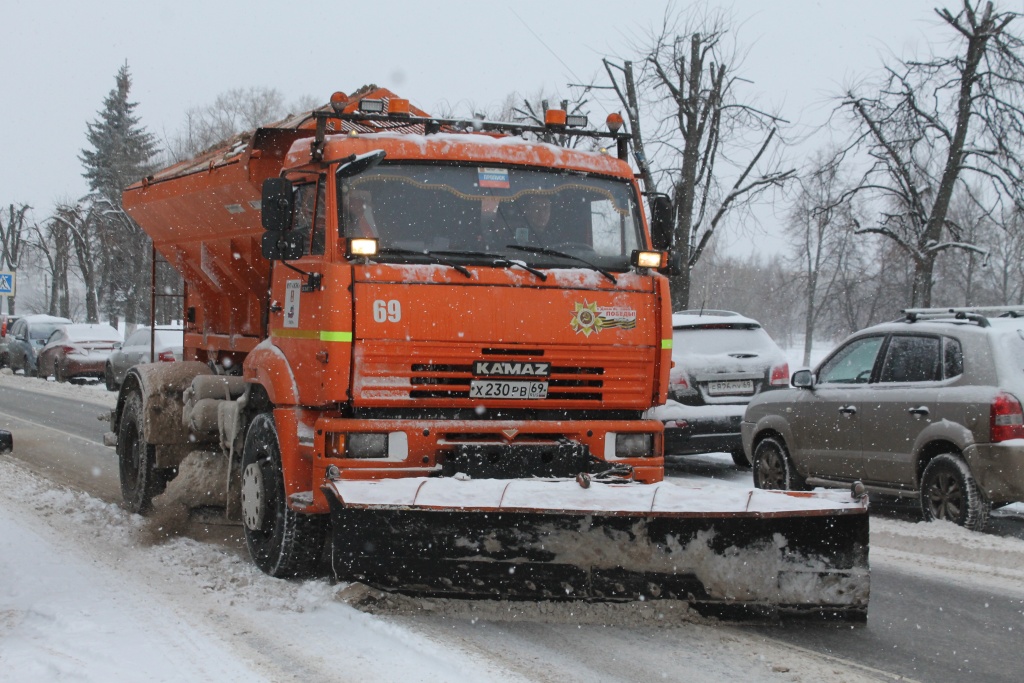 В Тверской области усиленно борются с последствиями снегопада