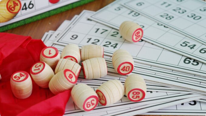 В Твери женщина выиграла 700 000 рублей в мобильном приложении лотереи