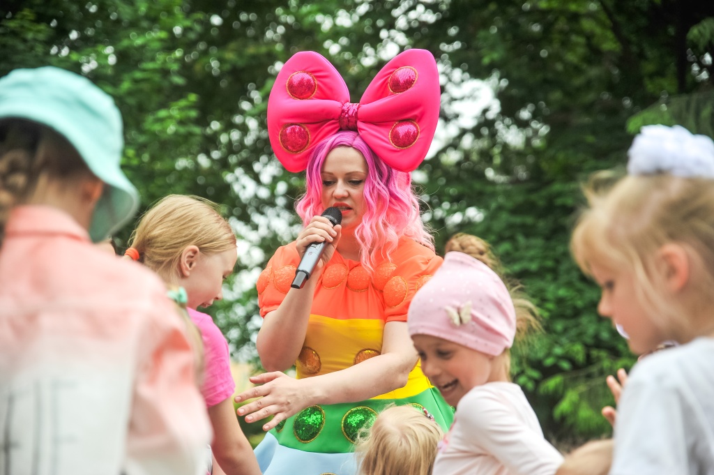 В Твери в Городском саду прошел детский фестиваль «Город профессий»