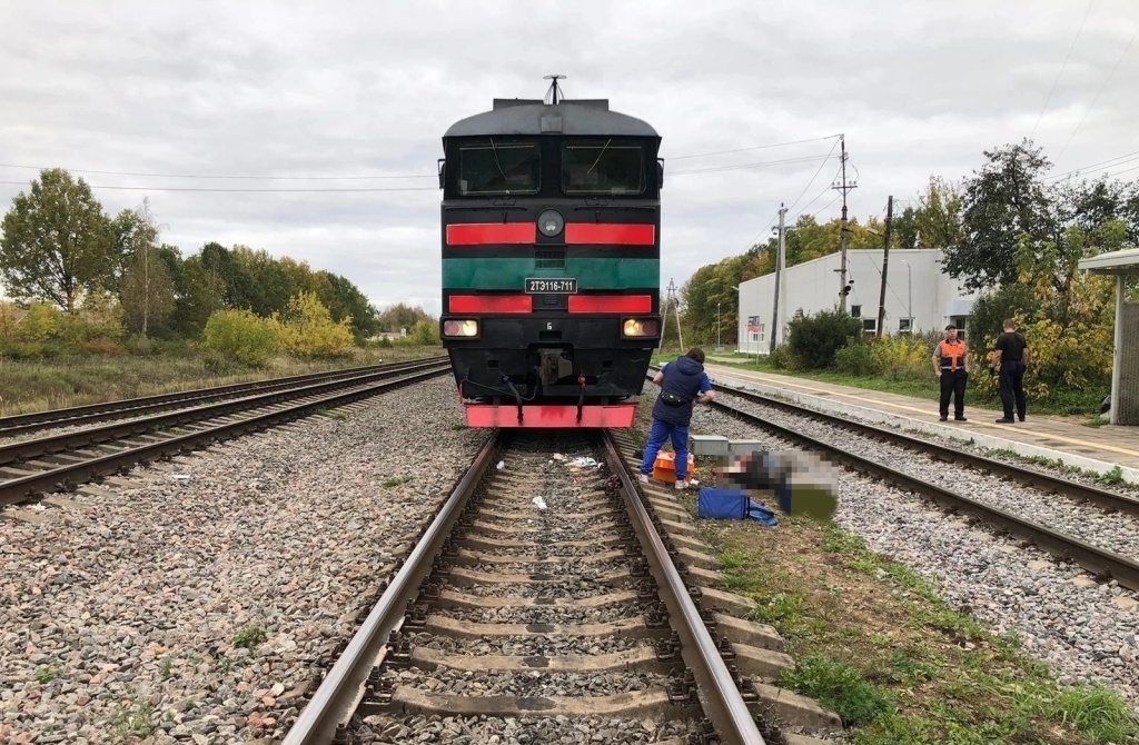 В Тверской области мужчина попал под поезд и лишился ног