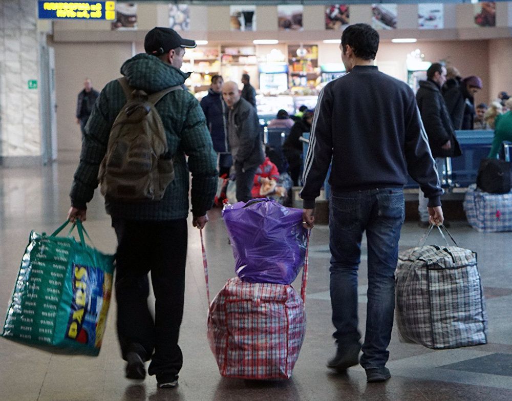 Из Тверской области вышлют двух мигрантов, уклонявшихся от выезда на родину
