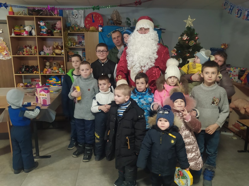 Тверской Дед Мороз побывал у детей Донбасса