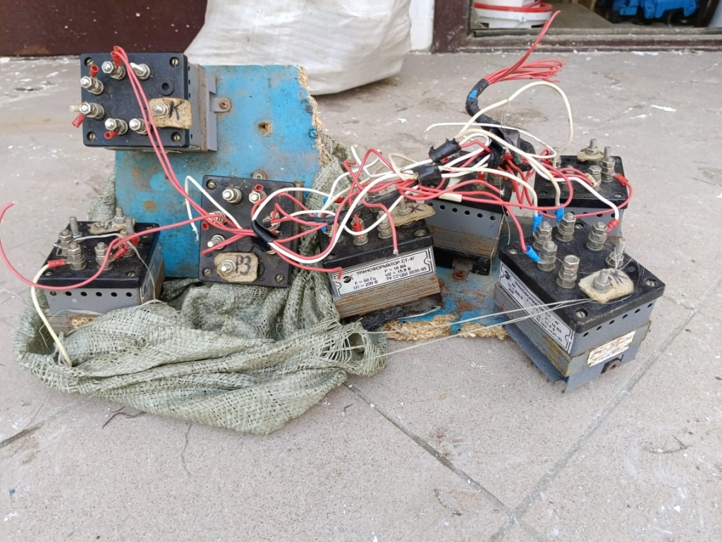 В Тверской области мужчина выкрал на ЖД аккумулятор с дрезины и почти вынес 200 кг деталей